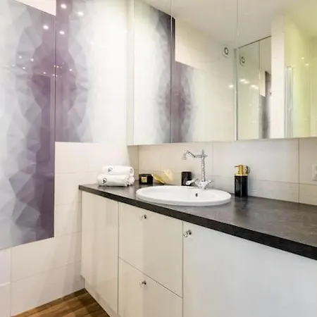 Urban Chic -one Bedroom - - Podwale Warsaw